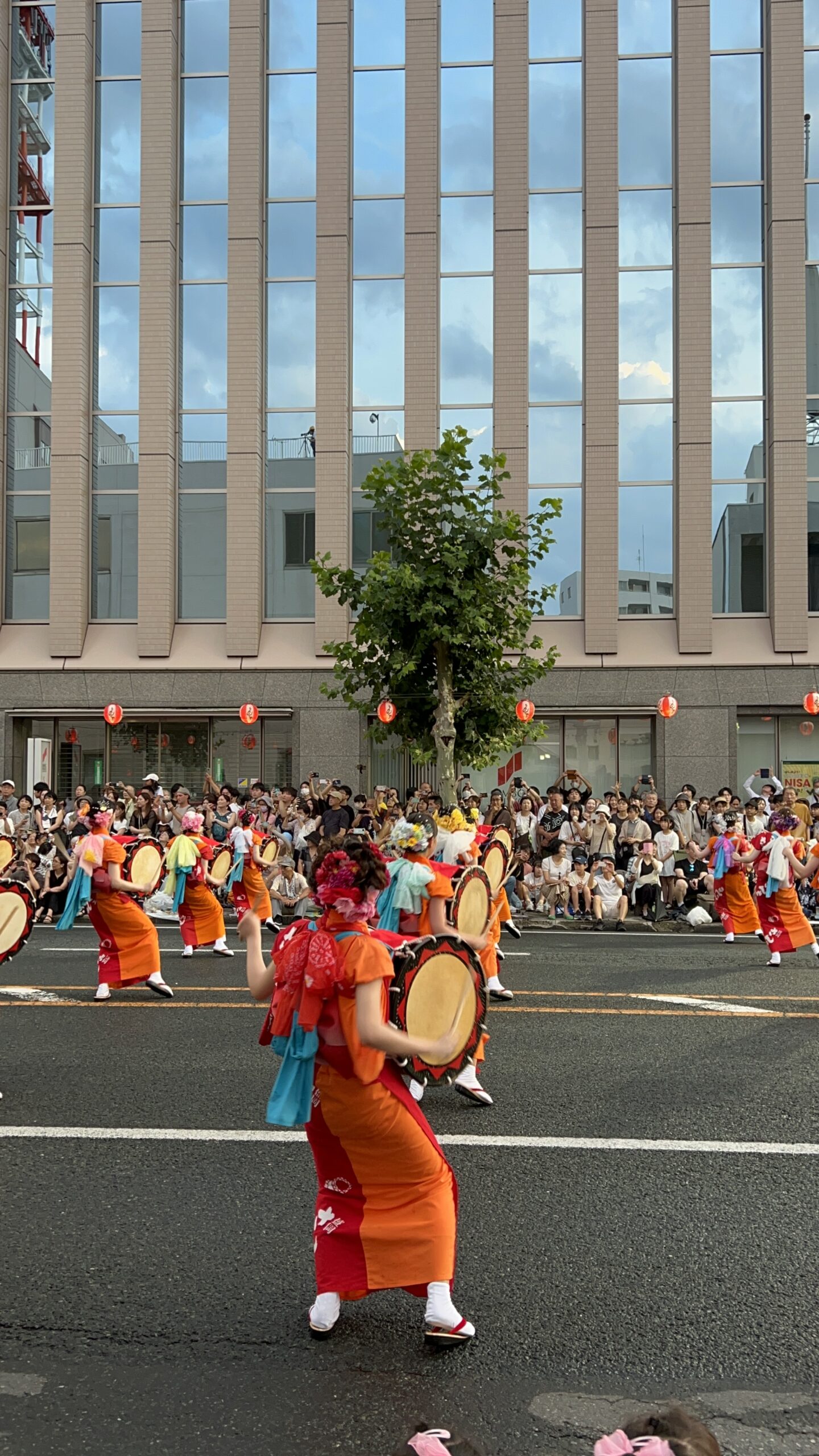 さんさ踊りが始まりました。